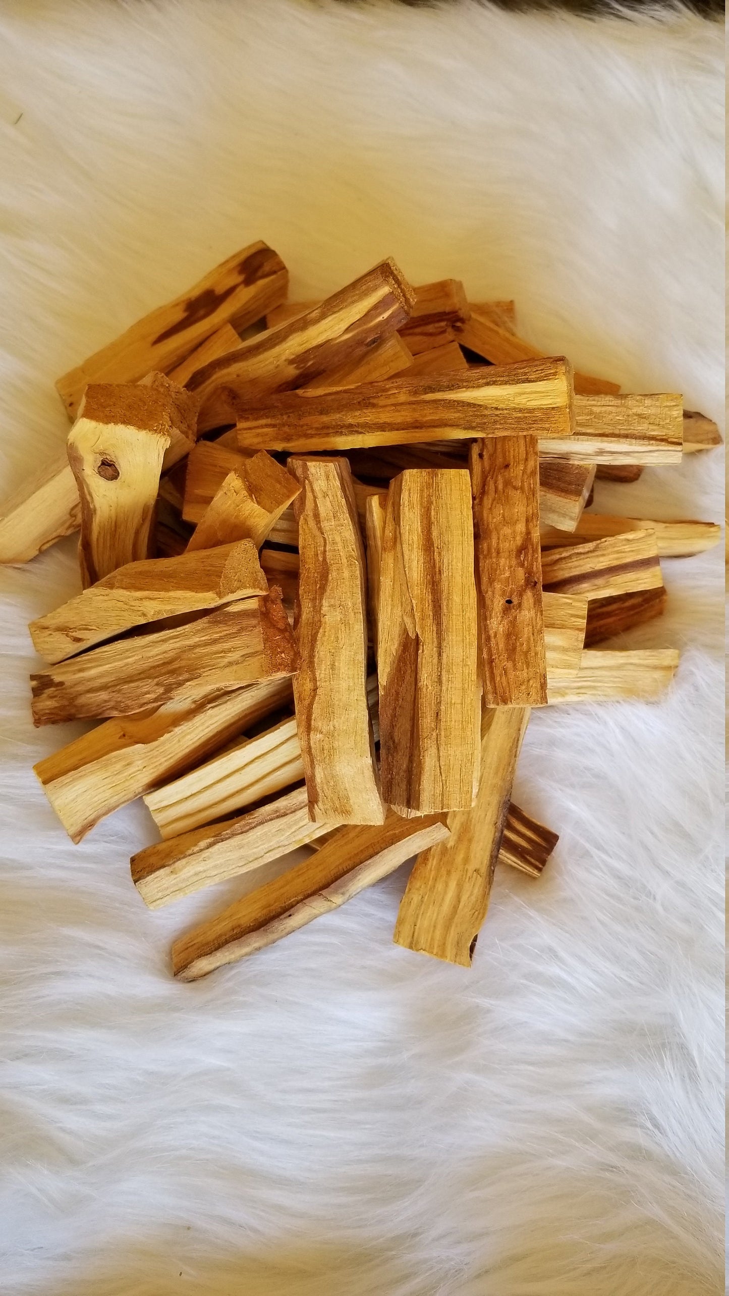 Grade-A Palo Santo - Palo Santo Sticks - Palo Santo Wood - Grounding - Crystal Cleansing tool - Smudge - Mediation - 4"