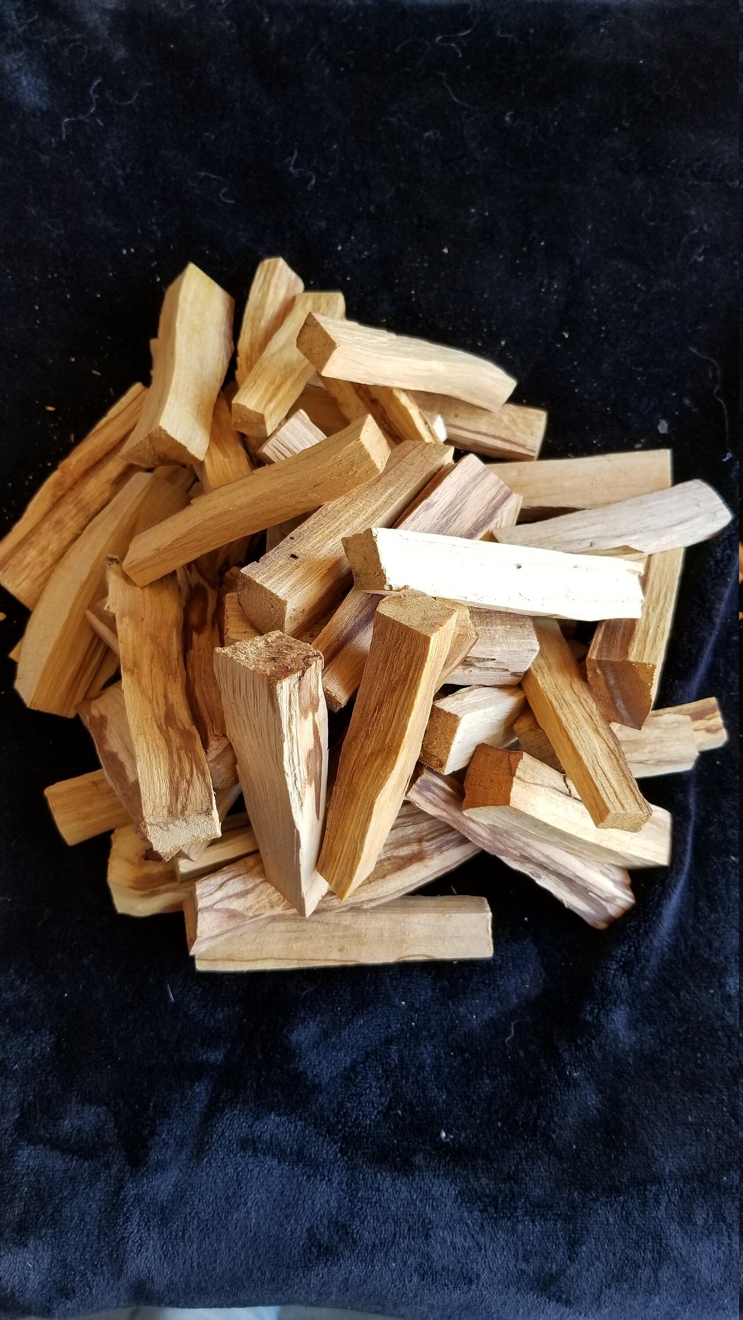 Grade-A Palo Santo  - Palo Santo Sticks - Palo Santo Wood - Grounding - Crystal Cleansing tool - Smudge - Mediation - 4"